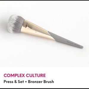 Complex Culture Press & Set Bronzer Brush